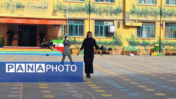 المپیاد ورزشی درون مدرسه ای در دبیرستان شهید قویدل