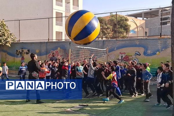 اردوی درون مدرسه ای در دبستان شاهد شهید قدوسی ناحیه دو شهرری 