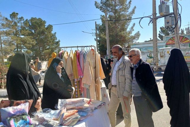 بازارچه محلی در حاشیه جشن چله خرد عارف آباد