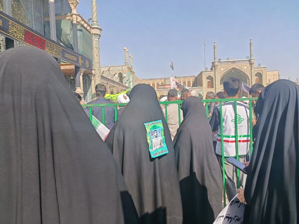 جلوه هایی از حضور مردم قم در راهپیمایی یوم الله 13 آبان