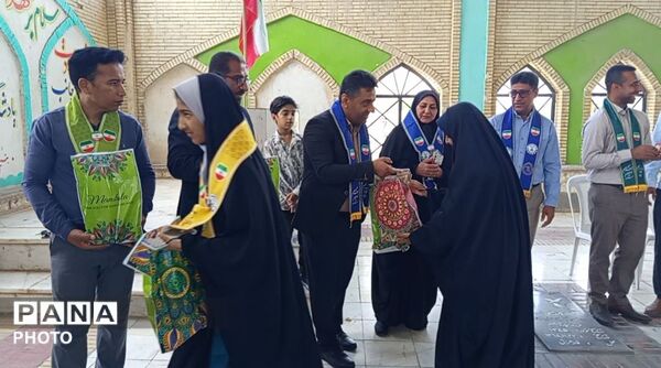تجدید میثاق پیشتازان هرمزگان با شهدا در سالروز تأسیس سازمان دانش‌آموزی