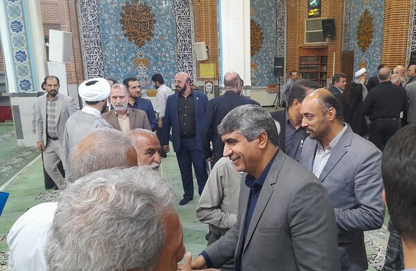 تجدید میثاق سرپرست آموزش وپرورش منطقه پردیس با شهدای گمنام