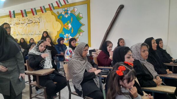 اولین جلسه مجمع انجمن اولیا و مربیان دبیرستان مخدره مرآتی