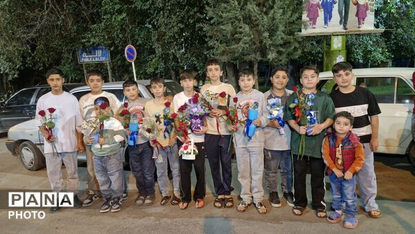 استقبال درگزین از طلایی های هندبال