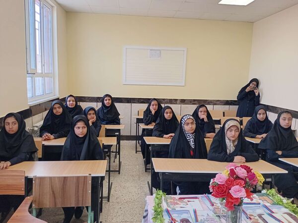 جشن جوانه ها در دبیرستان مادر مهربان خلیل آباد