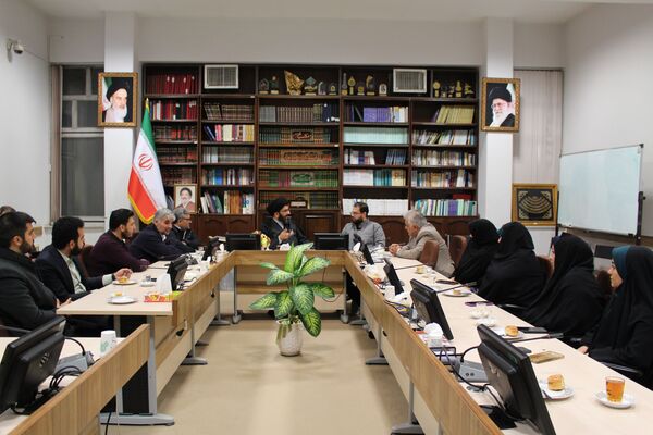 دیدار صمیمی قائم‌ مقام سازمان دانش‌آموزی با نماینده ولی‌فقیه در زنجان