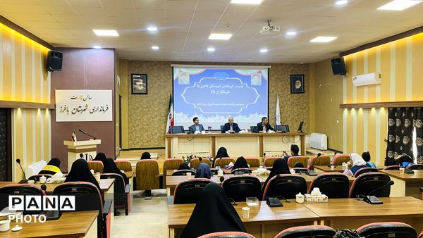  دیدار صمیمانه خبرنگاران پانا دانش‌آموزان دختر با فرماندار و مدیر آموزش و پرورش 