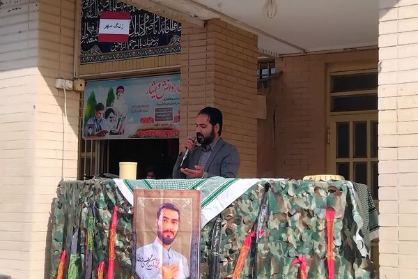 برگزاری جشن به مناسبت هفته دفاع مقدس و میلاد سیدالکریم در ناحیه یک شهرری 