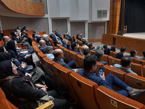 رونمایی از کتاب «نامه و باران و نور»