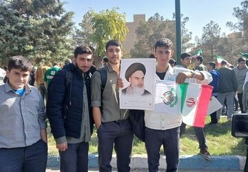 روز دانش‌آموز و مبارزه با استکبار جهانی در هشتگرد