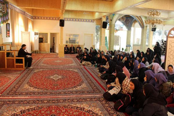 عزاداری باشکوه دانش‌آموزان و مسئولان در سوگ حضرت فاطمه زهرا (س)