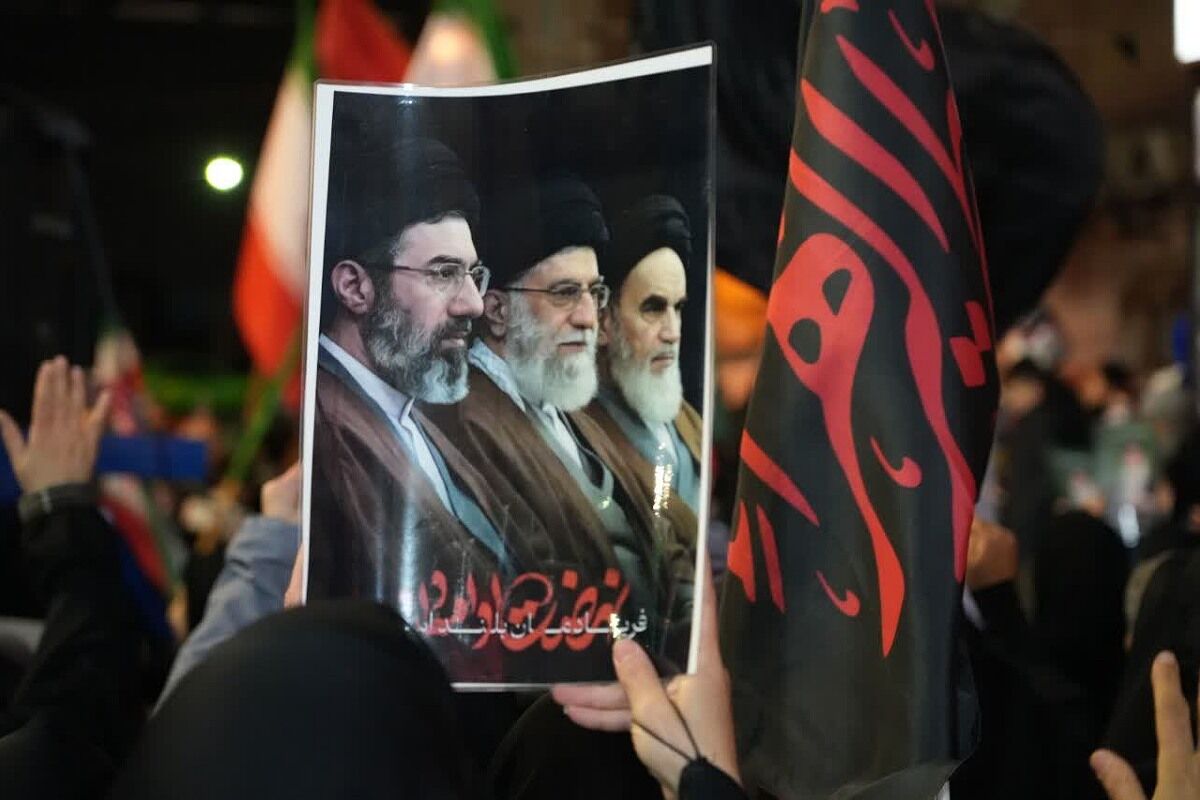 بیعت مردم غیور باقرشهر و کهریزک با سومین رهبر انقلاب اسلامی 