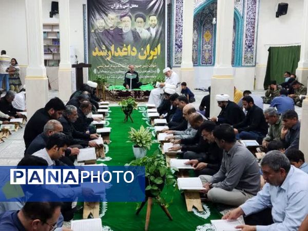 برگزاری محفل انس با قرآن‌کریم در بندرخمیر به نیابت از شهدای‌ خدمت