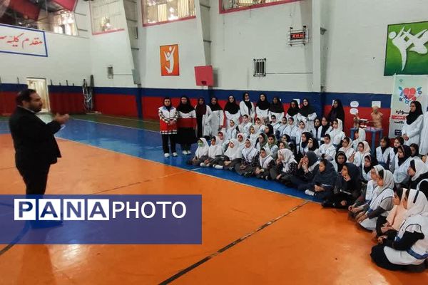 جشنواره علمی و آموزشی سفیران سلامت مقاطع ابتدایی شهریار