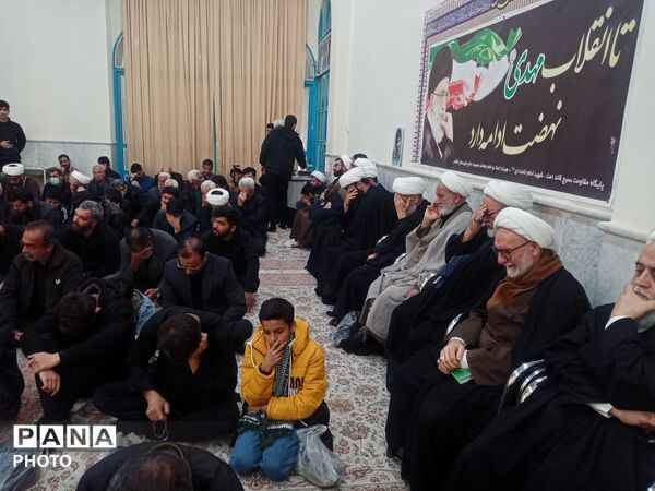 حضور دانش آموزان دبیرستان نمونه آیت الله خامنه ای در مراسم گرامیداشت رهبر معظم انقلاب اسلامی