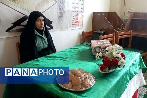 محفل انس با قرآن کریم در دبیرستان فرزانگان قوچان