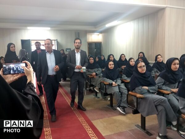افتتاحیه استانی طرح همیار مشاور در دبیرستان آرمیتا مصلی نژاد ناحیه هفت مشهد 