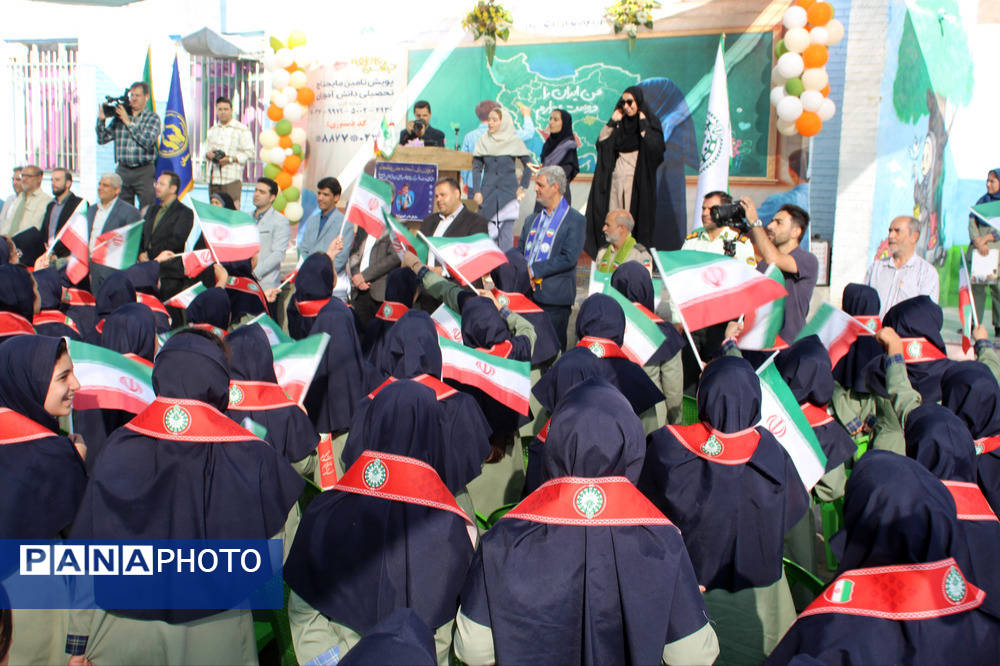 آیین جشن عاطفه‌ها در دبستان ولایت سمنان 