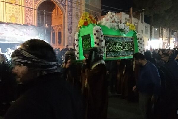 تشییع نمادین حضرت زهرا(س) تا حرم مطهر جعفر بن موسی الکاظم(ع) شهرستان پیشوا