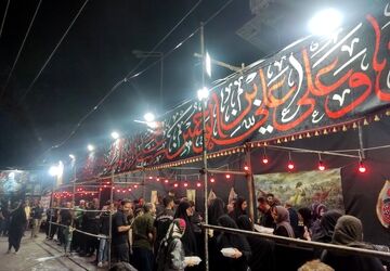خادمی که به یاد پدر و پسران شهیدش در شلمچه خدمت می‌کند
