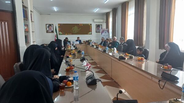  تجلیل از اولیا جانباز و پاسدار دبیرستان شاهد عصمت ناحیه 3 کرج 