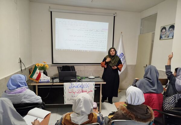 کارگاه آموزش مقدماتی خبرنگاران پانا دختر و پسر ناحیه  ۴ کرج