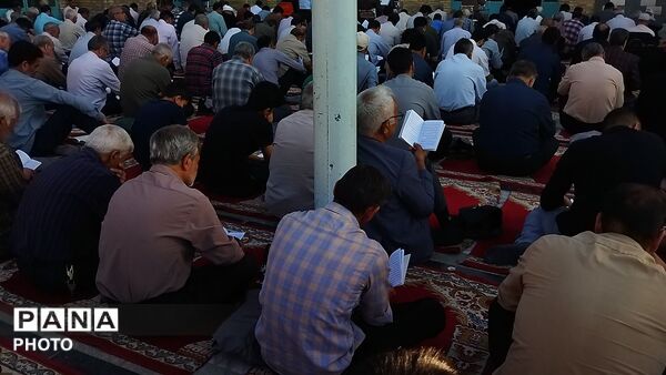 قرائت دعای عرفه در مسجد جامع  نیشابور-۱