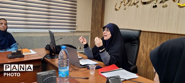 نشست مدیران مدارس متوسطه اول ناحیه یک بندرعباس با معاون پرورشی و تربیت‌بدنی