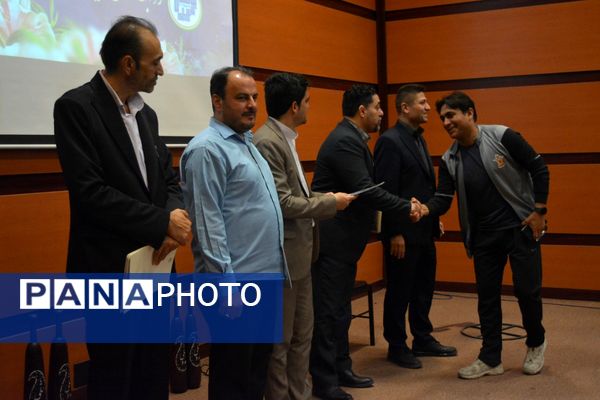 بهارستان‌دو از برترین‌های تربیت‌بدنی تقدیر کرد