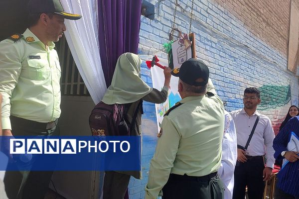 از درس تا دفاع مقدس،دانش آموزان پای کار یاد شهدا با طنین صدای زنگ مقاومت و ایثار 