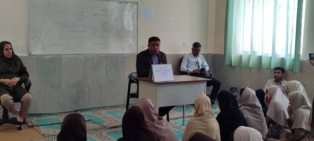 دانش‌آموزان باید نگاهشان فراتر از منطقه، در سطح ملی و بین‌المللی باشد