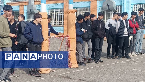 روز سوم  از مسابقات گل کوچک دبیرستان شاهد ابوذر غفاری نیشابور