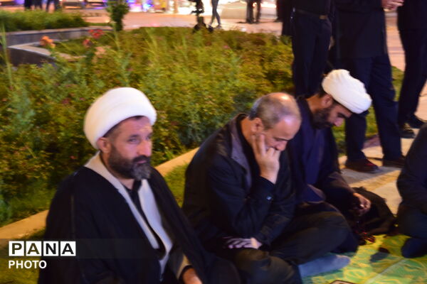 فارسان سیاه‌پوش محرم شد