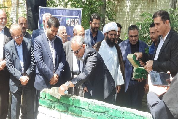 آیین خشت‌گذاری هنرستان اطلس روان کارا شهرستان پاکدشت 