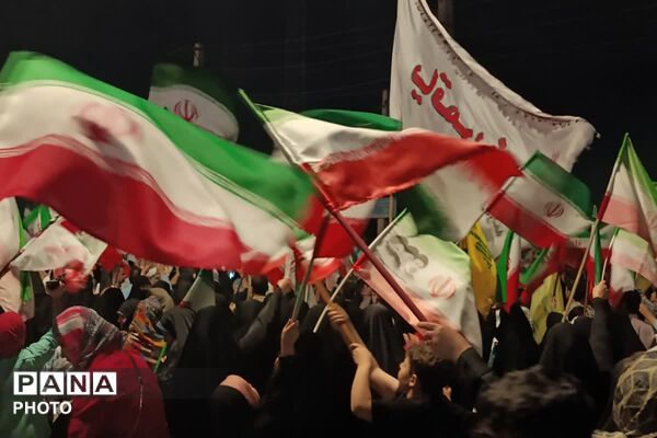 حماسه ۶۷ شب پایداری در ملارد؛ مردم در حمایت از جمهوری اسلامی به خیابانها آمدند