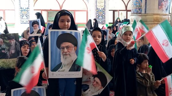 خروش شیر زنان چهارمحال‌وبختیاری در حمایت از رهبر انقلاب