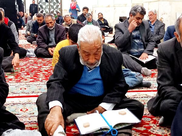 قرائت دعای کمیل در کاشمر