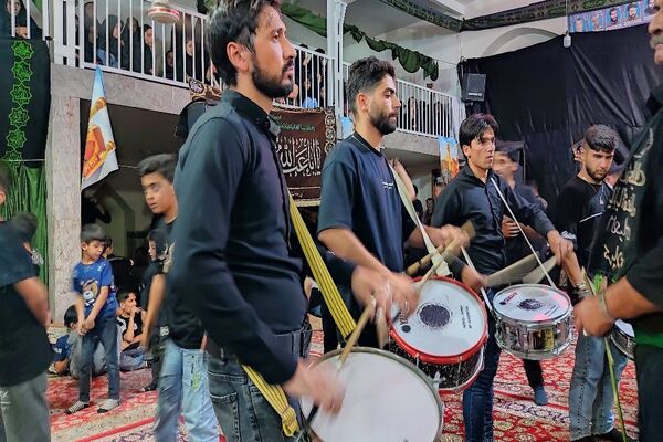 مراسم عزاداری آقا ابا عبدالله الحسین (ع) در شب عاشورا حسینی در شهر بار 