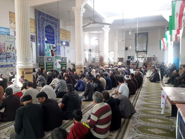 حضور دانش‌آموزان و برپایی میز خدمت در نماز جمعه این هفته آشخانه 