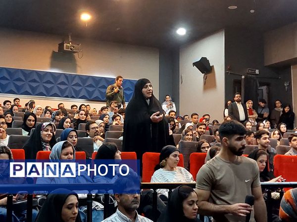 جشن امضای کتاب«ن‌ی‌س‌ت» در مشهد