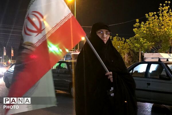 بیعت مردم در شب عید غدیروشعار ایستادگی در مسیر آرمان‌های انقلاب