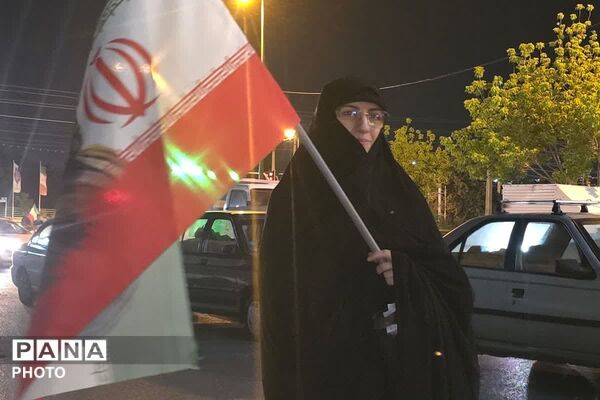 بیعت مردم در شب عید غدیروشعار ایستادگی در مسیر آرمان‌های انقلاب
