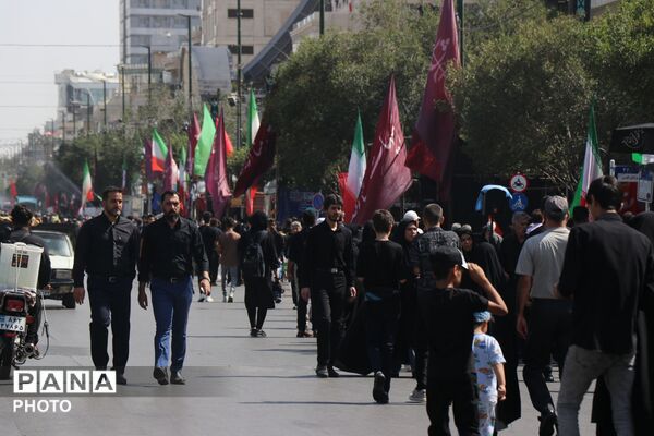 نبض اربعین در مشهد تپید؛ اجتماع باشکوه جاماندگان حسینی