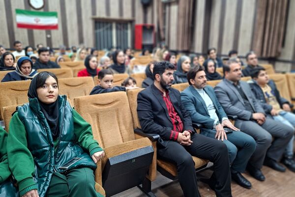 یلدا با نخستین جشنواره‌ هنرهای آوایی کانون ملائک در قرچک