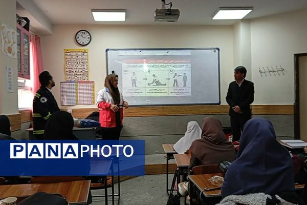 اولین دوره آموزشی آموزگاران با هدف کیفیت بخشی برنامه های سلامت و تندرستی 