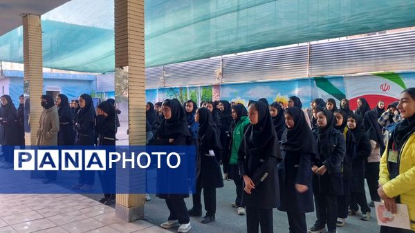 گرامیداشت هفته بسیج دانش آموزی در دبیرستان فیاض 