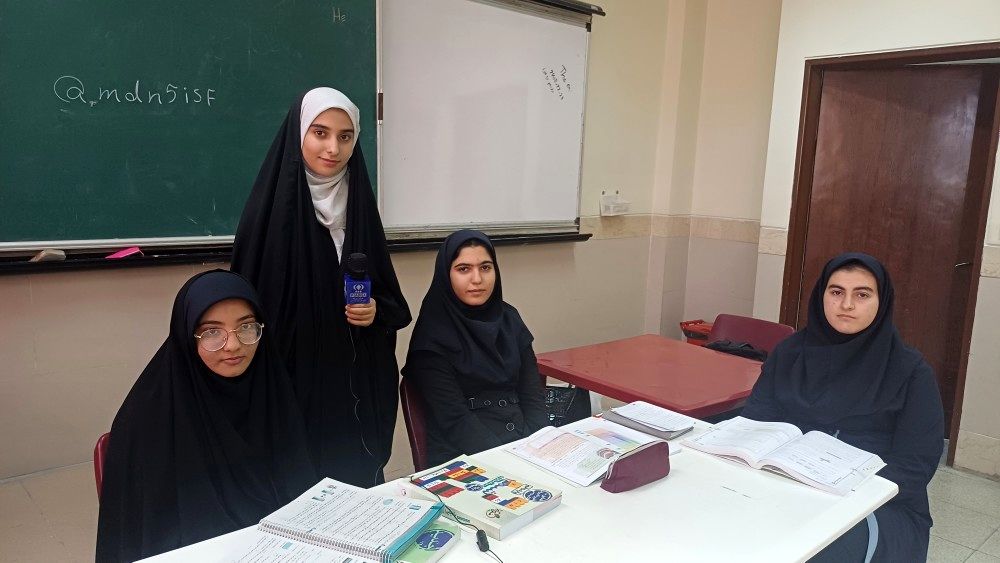 پایگاه مطالعاتی نوروز در دبیرستان شاهد حضرت مهدی اصفهان