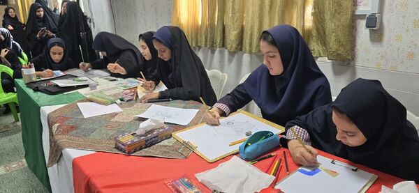 نواخته شدن زنگ استکبارستیزی و گرامیداشت هفته بسیج دانش‌آموزی در دبیرستان شاهد فردوس بافق
