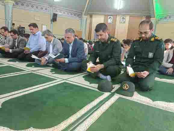  یادواره شهید و تقدیر از معلمان و دانش‌آموزان فعال در دبیرستان سما کاشمر