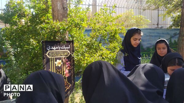 عطر و بوی دهه فاطمیه در دبیرستان فرهیختگان 